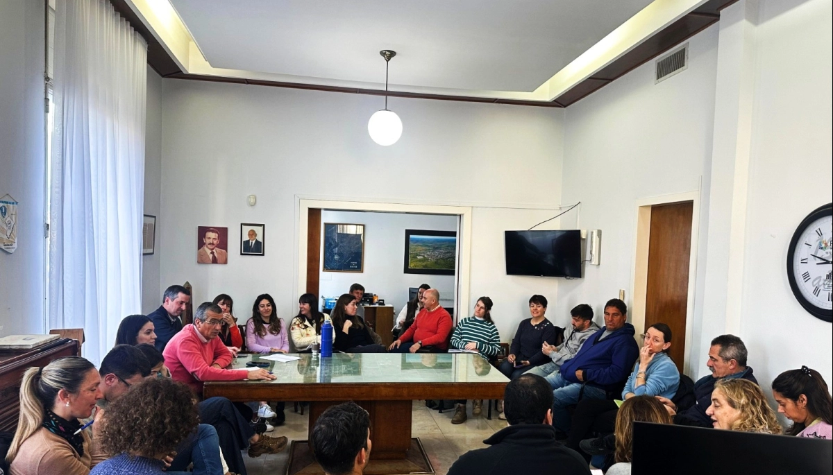 Con vistas a la Fiesta Nacional del Ave de Raza, Suescun encabezó una nueva reunión de gabinete en Rauch