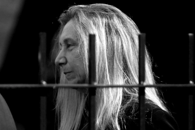 Coimas y crisis en Casa Rosada: 6 de cada 10 encuestados piden renuncias del entorno de Milei