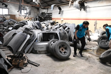 Allanaron un taller de CABA y encontraron centenares de autopartes de dudosa procedencia