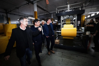 Kicillof visitó un distrito opositor y se reunió con empresarios pymes antes del cierre de campaña