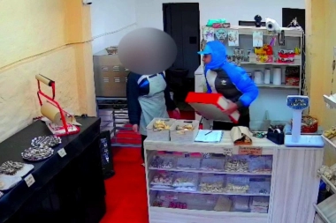 "No te lleves la caja, llévate la plata", el desesperado pedido de una panadera asaltada en Tres de Febrero
