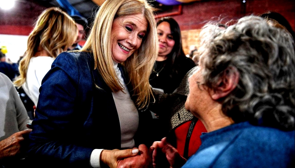 Magario instó a votar y advirtió por lo que pasará si no se frena a Milei en las urnas