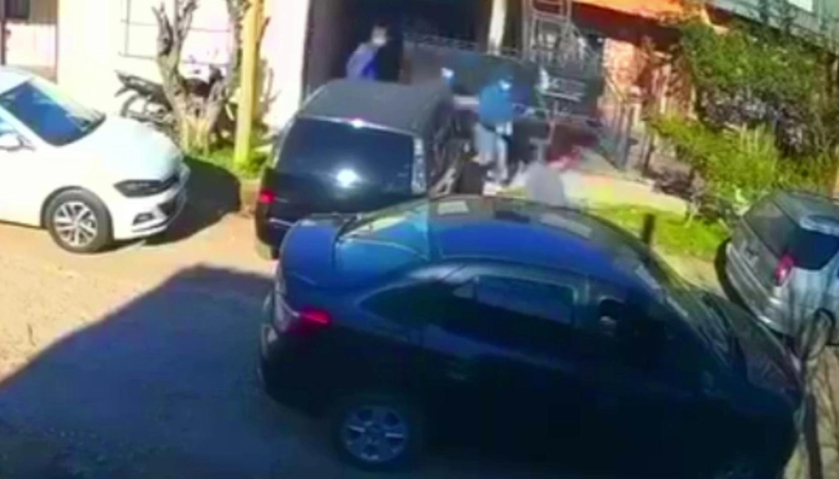 Aumentó la desocupación en el Conurbano: fue a buscar a un pasajero y le robaron el remis a punta de pistola
