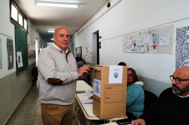 Desde la Sexta Sección, así votó De Leo en Bahía Blanca: “Ojalá esto no se dé un nivel bajo de votación”