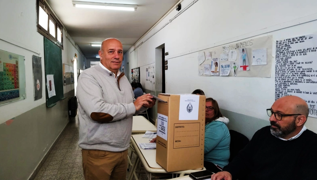 Desde la Sexta Sección, así votó De Leo en Bahía Blanca: “Ojalá esto no se dé un nivel bajo de votación”