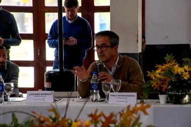 Desde Lobería, Pablo Barrena definió como “acto heroico” sostener los servicios con la economía actual