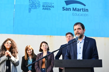 Junto a Kicillof y Taiana, Moreira encabezó un acto en San Martín en el Día del Maestro