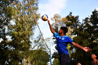 Morón presentó “Alta Jornada”, el programa deportivo en el Polideportivo Gorki Grana