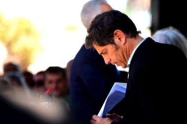 Kicillof cuestionó a Milei por su lema en Cadena Nacional y revivió el "déjà vu" de Macri