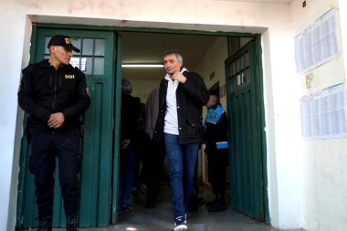 Máximo Kirchner llamó a defender la soberanía y cuestionó la injerencia extranjera en las elecciones