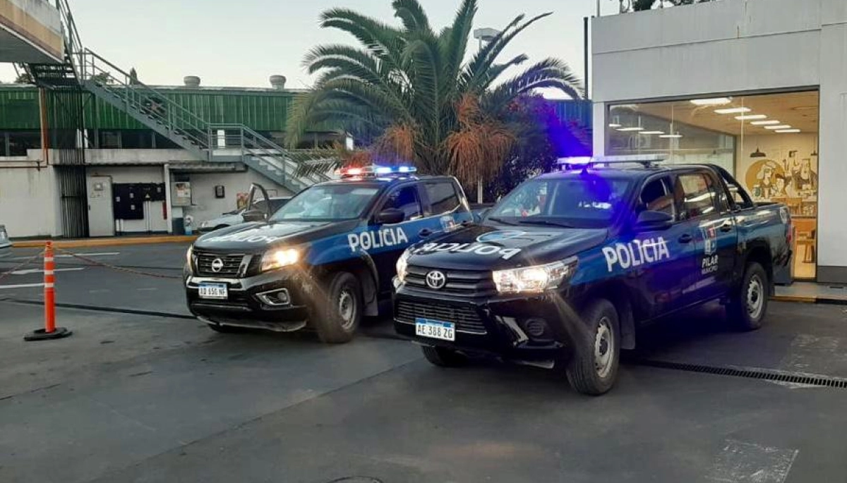 En el peaje de la Panamericana: la Policía Vial de Pilar detuvo a tres personas que transportaban "ladrillos de marihuana"