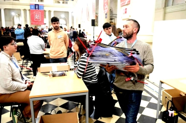 Por la detección de anomalías, la Junta Electoral bonaerense abrirá 18 urnas de 11 distritos