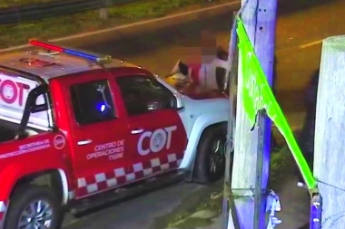 Robo pertenencias de un auto estacionado y acabó detenido por agentes del COT