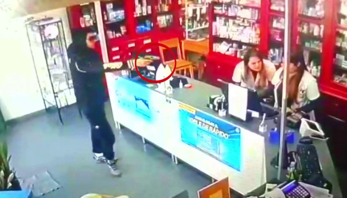 Robó una farmacia de La Plata y la policía lo hirió de muerte durante una feroz balacera