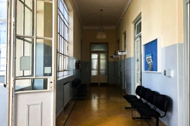 Inversión en Salud: Chaves renovó la sala de espera del Hospital Municipal Anita Eliçagaray