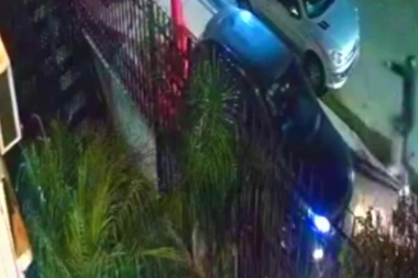 Terror en Tres de Febrero: a los tiros, le robaron el auto a una mujer y un niño de cinco años