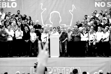 Kicillof reúne a intendentes e impulsa la recta final: busca ordenar la campaña y visitará a Cristina