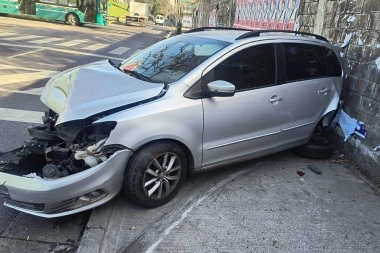 Escapaba en un auto robado y lo detuvieron luego de un violento choque en Villa Lugano