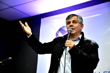 Britos responsabilizó a Pareja por el fracaso electoral de LLA y pronosticó un duro escenario para 2027