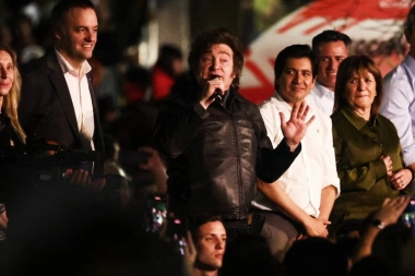 Milei visitó Córdoba: respaldó el ajuste, criticó irónicamente a Schiaretti y fue abucheado