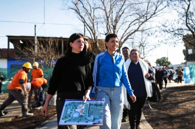 No le gustó el outfit: Domenichini y Mayra Mendoza tuvieron un cruce chicanero en redes