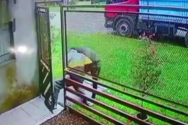 Le pidió la hora pero no tenía reloj y con una llave francesa le robó la billetera