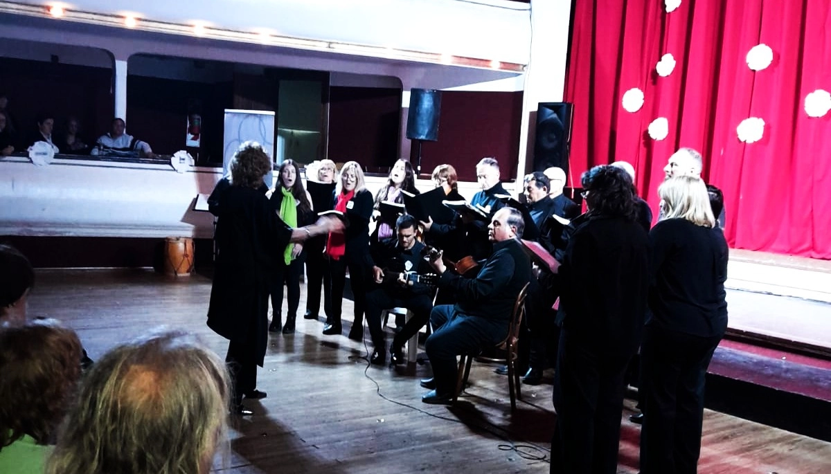 Una jornada llena de música y cultura: el Coral del Norte de 25 de Mayo se presentó en Lincoln
