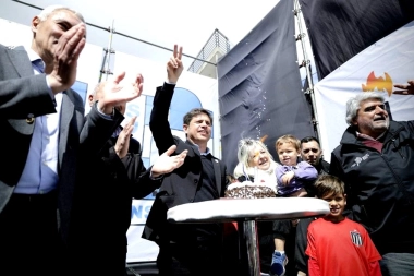 Kicillof festeja su cumpleaños en Estados Unidos y recibió afecto en redes