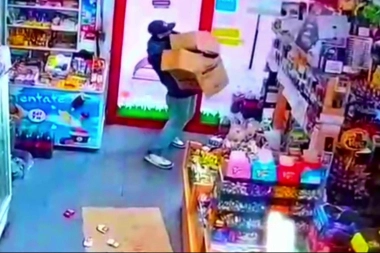 Brutal ataque en Gral. Rodríguez: con gas pimienta y un arma robó le robó a una kiosquera