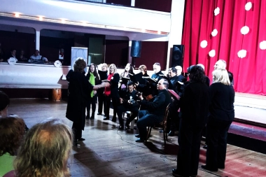 Una jornada llena de música y cultura: el Coral del Norte de 25 de Mayo se presentó en Lincoln