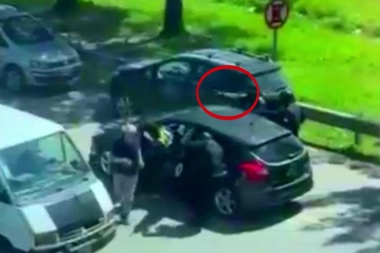 Vestidos con camperas de la Policía Federal, realizaron un golpe comando en Moreno