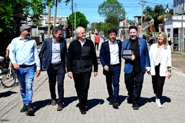 Junto artistas, un pedido y una aclaración, Kicillof acusó a Trump de ser “el jefe de campaña de Milei”