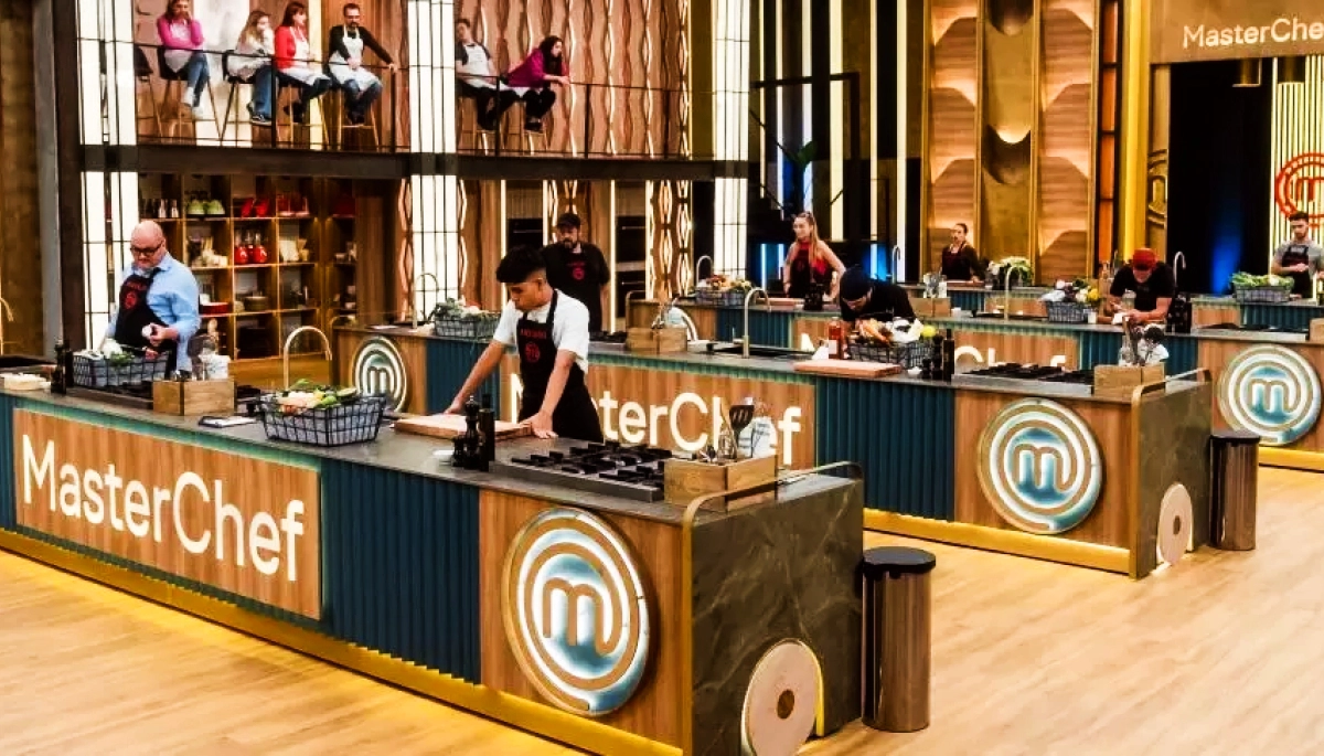 Se encendieron las hornallas de MasterChef Celebrity y hubo reencuentro de Casi Ángeles