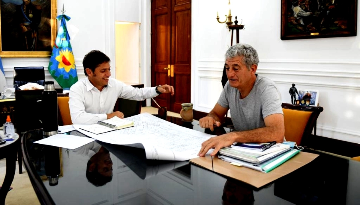 Concejal libertario arremetió contra un intendente kicillofista: lo acusó de “asaltar” y “estafar” a los vecinos
