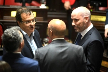 La oposición bonaerense pide informes por reparto de fondos y alertan sobre el femicidio en Bahía Blanca