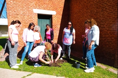 25 de Mayo presentó una emotiva jornada de prevención y reflexión en el mes del cáncer de mama