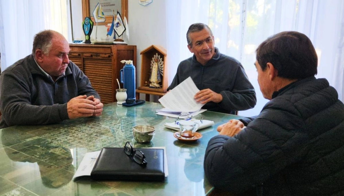 Suescun se reunió con la Comisión Asesora de Caminos Rurales analizaron el estado de los caminos de Rauch