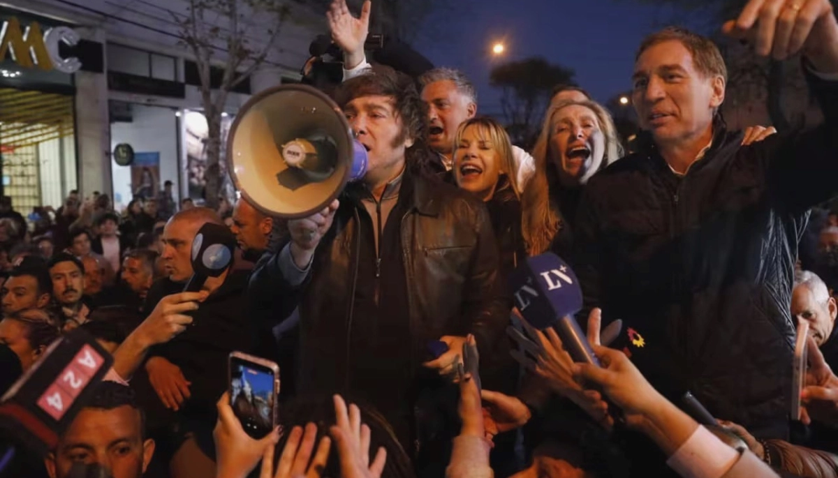 Con la sombra de Espert, Milei y Santilli cerrarán su campaña electoral en Ezeiza