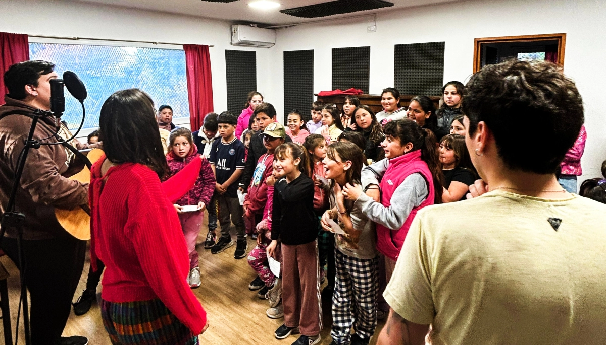 Tres Arroyos: Puentes en la Infancia cumple 10 años acompañando sueños que hoy cantan 70 niños y niñas