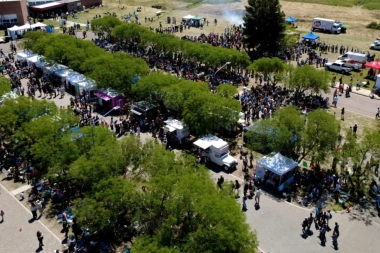 Desde Bahía Blanca, Tres Arroyos brilla en el 1° Encuentro de Fiestas Gastronómicas del Sudoeste