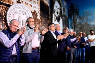 Homenaje a Rucci, plenario de la CGT y críticas a Milei: Kicillof encabezó un encuentro gremial