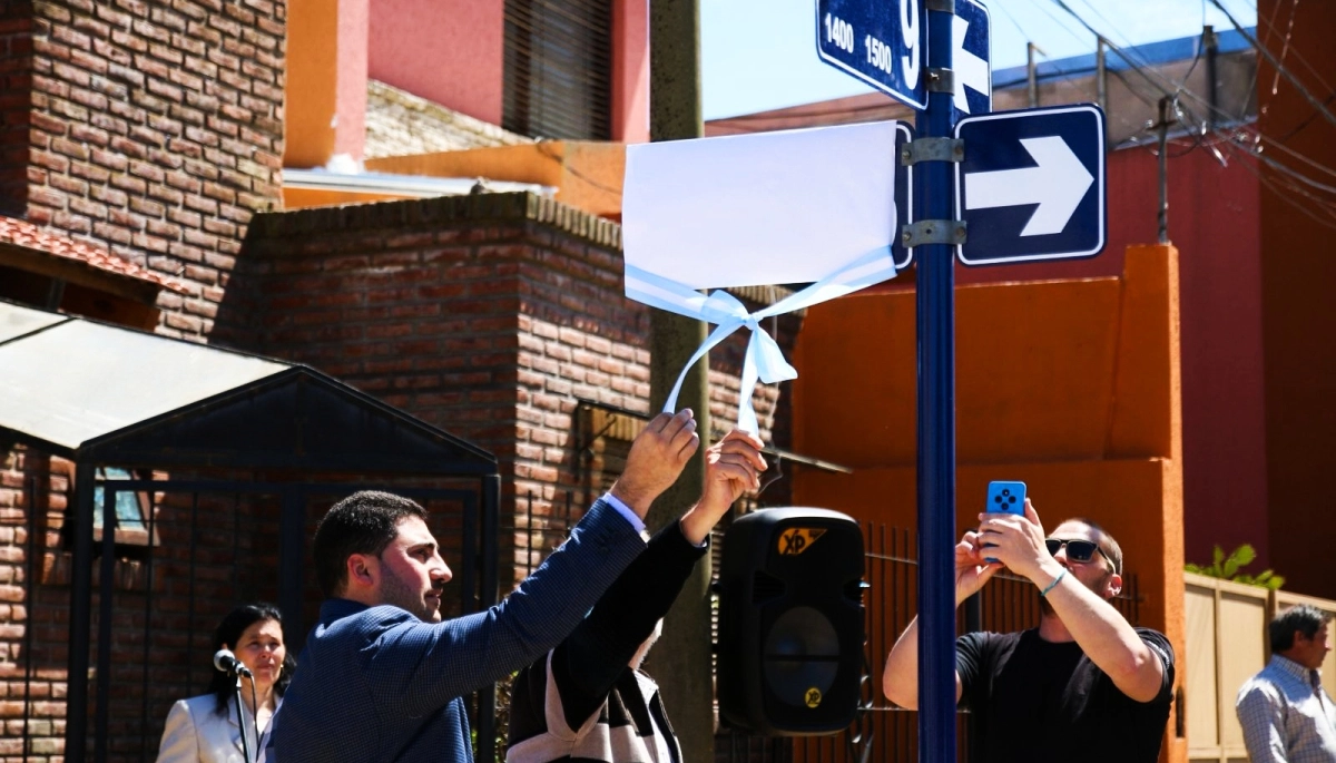 Egüen encabezó un acto para renombrar la Calle 33 como “Dr. Modesto P. Montecchia
