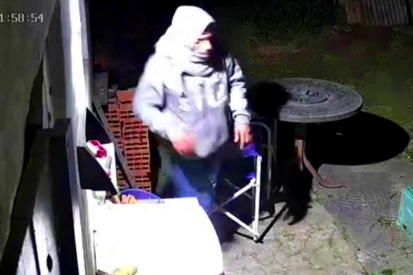 Indignación en Balcarce: buscan a descarado ladrón que robó una casa dos veces en 48 horas