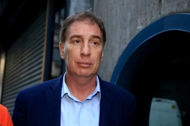 ¿Le suelta la mano?: Milei se borra de la campaña en la Provincia de Buenos Aires y deja a Santilli a la intemperie