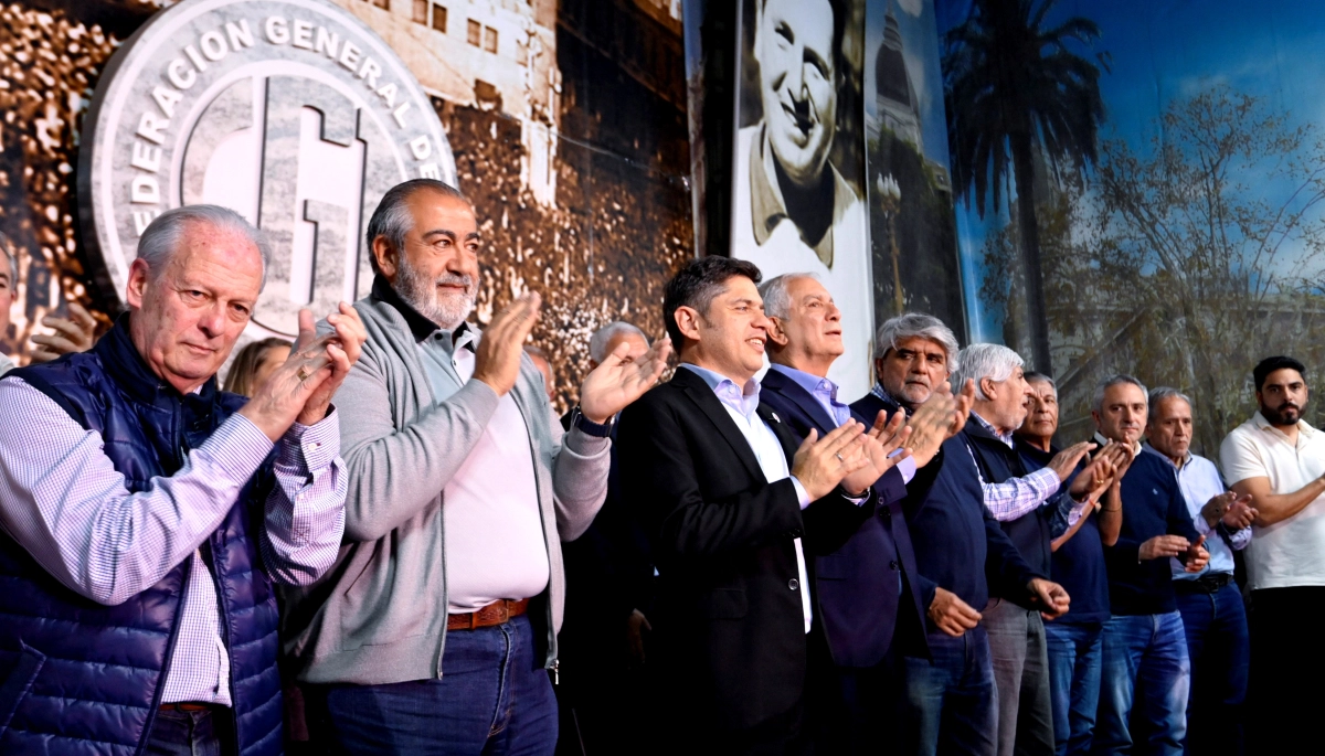 Homenaje a Rucci, plenario de la CGT y críticas a Milei: Kicillof encabezó un encuentro gremial