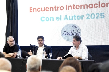 Con el apoyo de Poletti, Kicillof visitó Ramallo y reforzó el respaldo provincial a la cultura