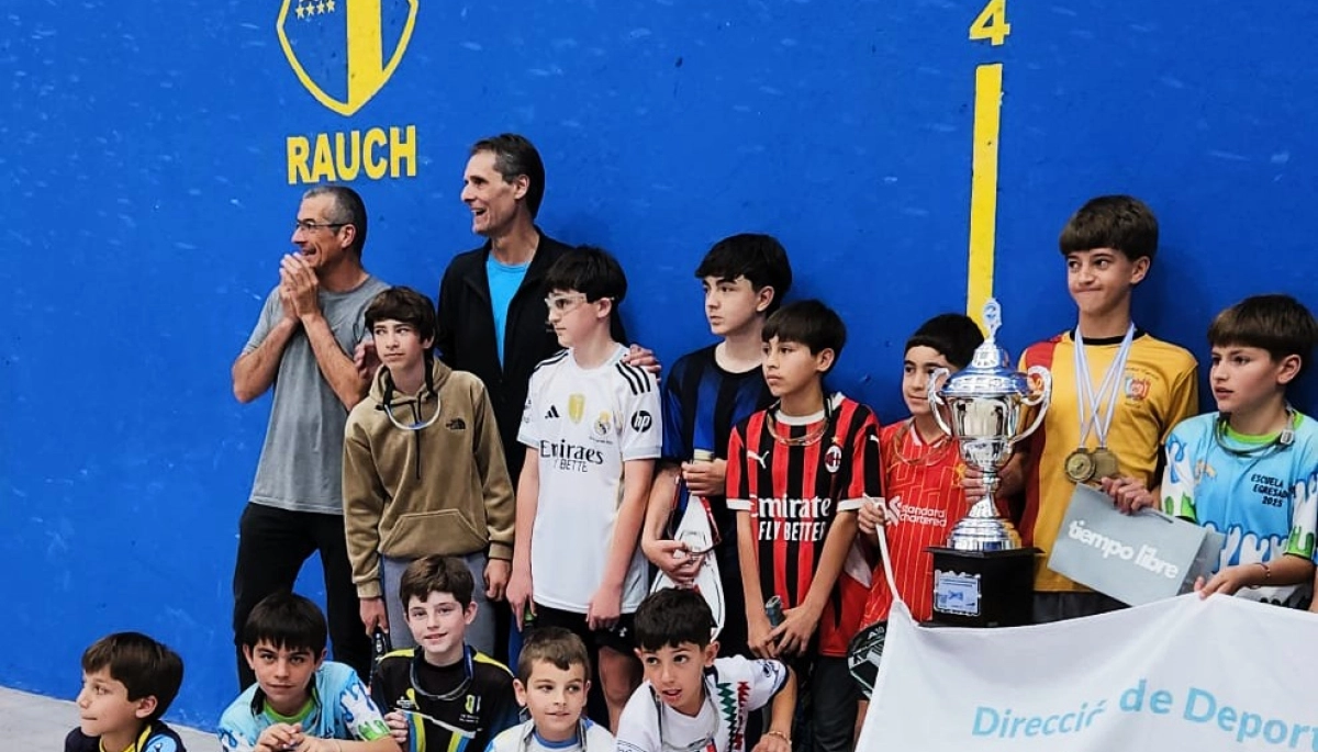 Rauch recibió a Bernardo Cano, el Campeón Argentino de Pelota Paleta