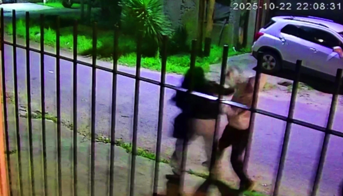 La Plata en jaque por motochorros: en 15 minutos cruzaron dos localidades y asaltaron a vecinos que llegaban a sus casas