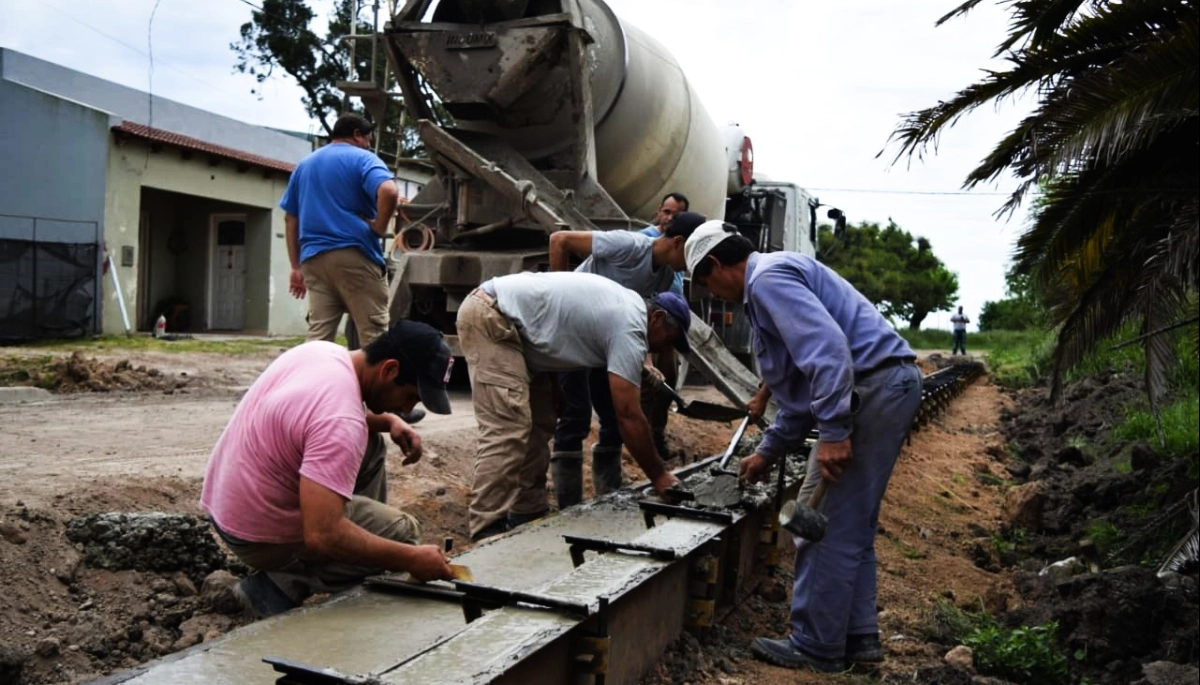 Hourcade y Chalde recorrieron las obras viales de pavimentación en Magdalena