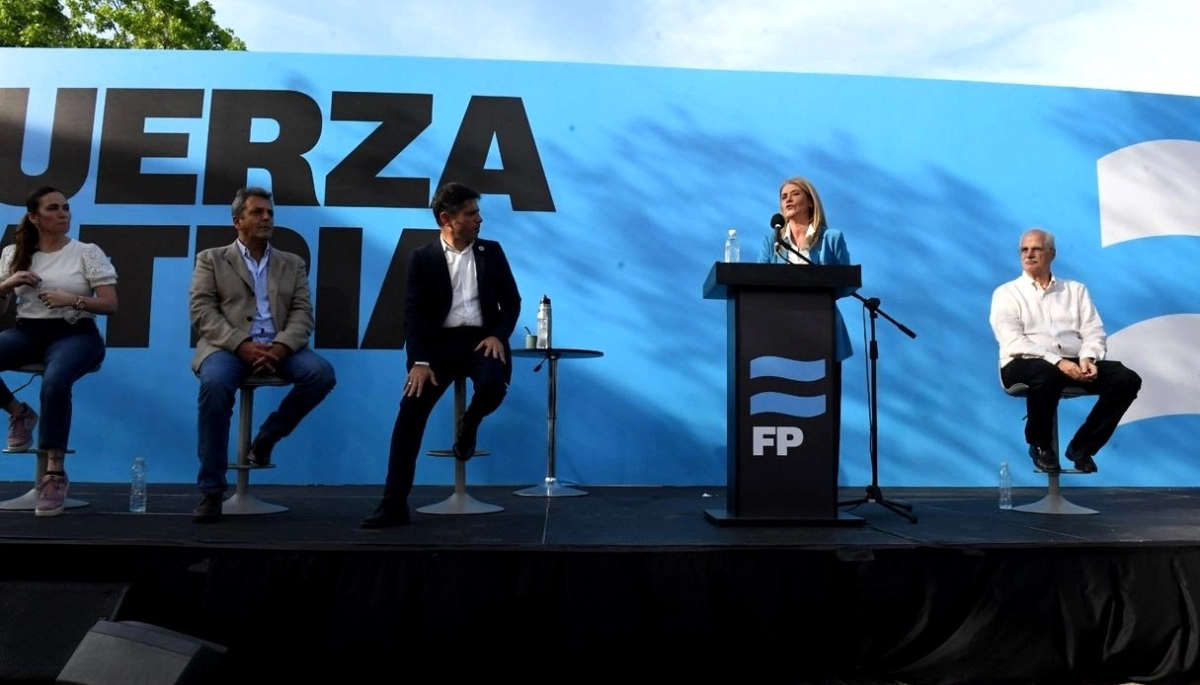 En el cierre de campaña de Fuerza Patria, Magario llamó a frenar a Milei y pidió un cambio de rumbo en el país